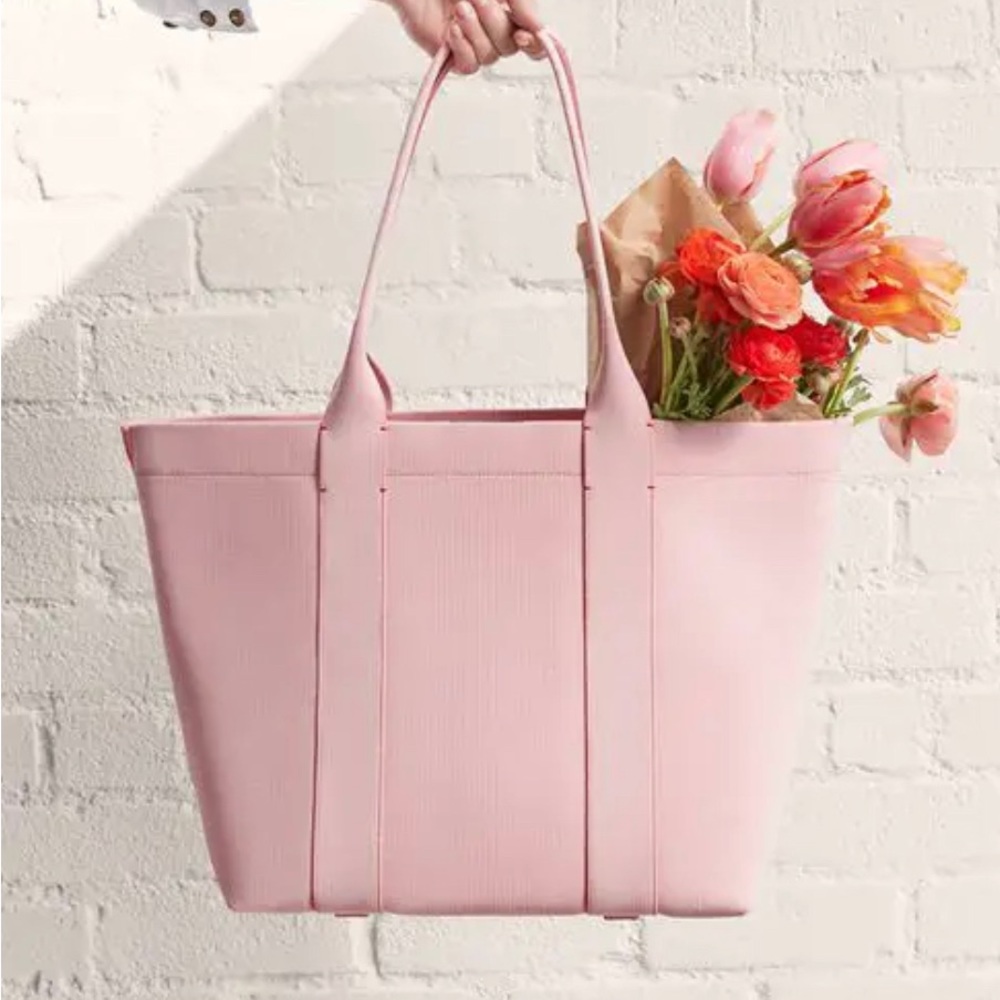ISO: Rosewater tote from Rothy’s